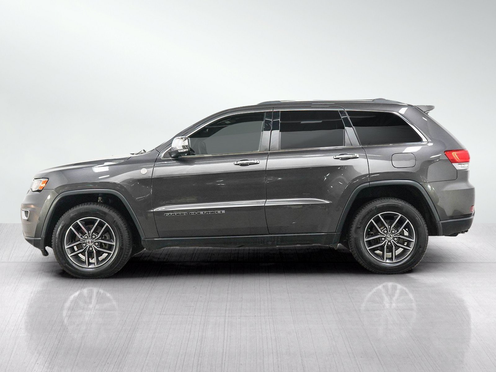 jeep grand cherokee 2017 1C4RJFBG1HC827551 image jeep grand cherokee 2017 1C4RJFBG1HC827551 image